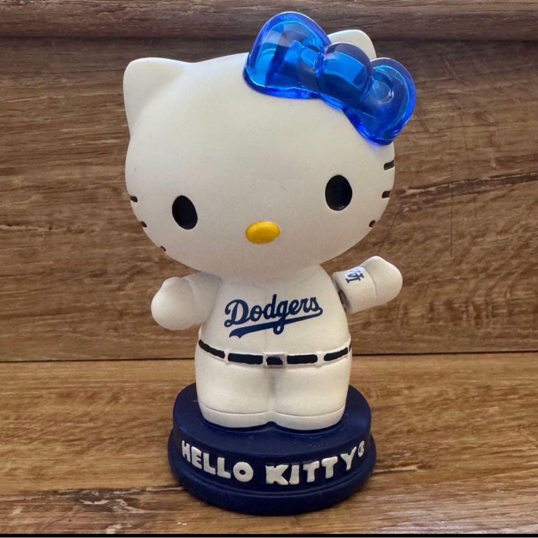 訳あり　ハローキティ　ボブルヘッド　ドジャース　ロサンゼルス　来場者限定　新品