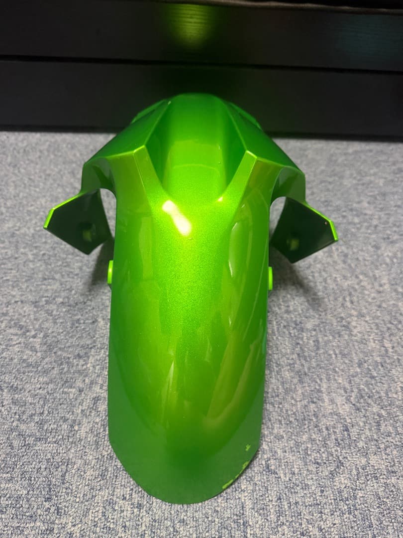 ニンジャ400 純正フロントフェンダー　2024年式