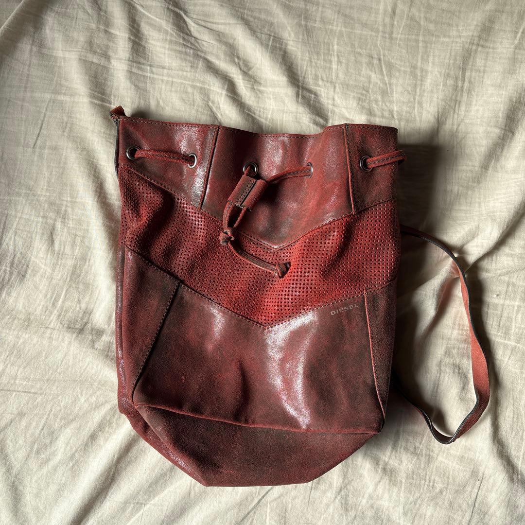 ディーゼル　diesel クラッシュレザー　レッド　ショルダーバッグ　ポーチ付き