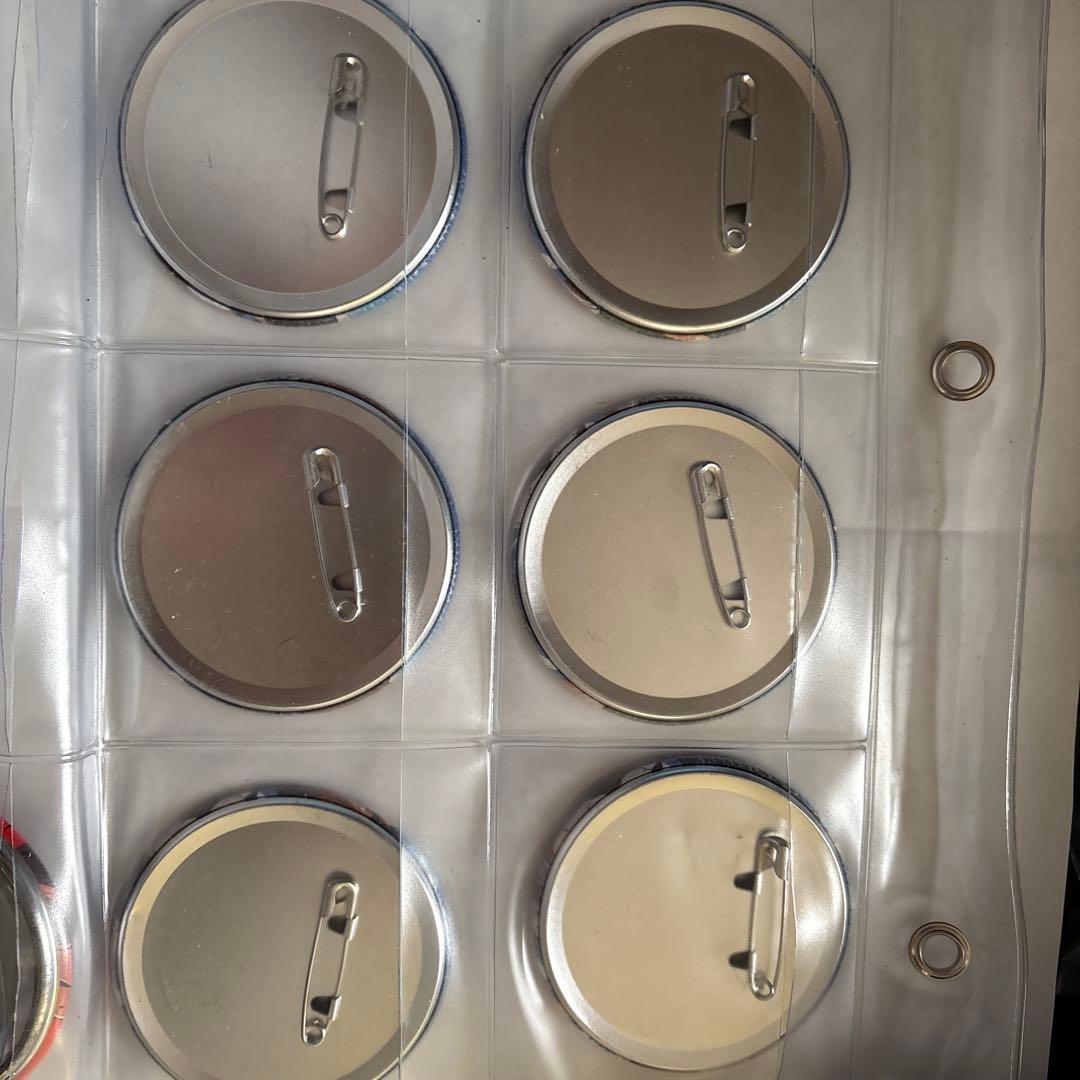 ワンピース Jリーグコラボ缶バッジ6種セット ジュビロ磐田 オマケ付き