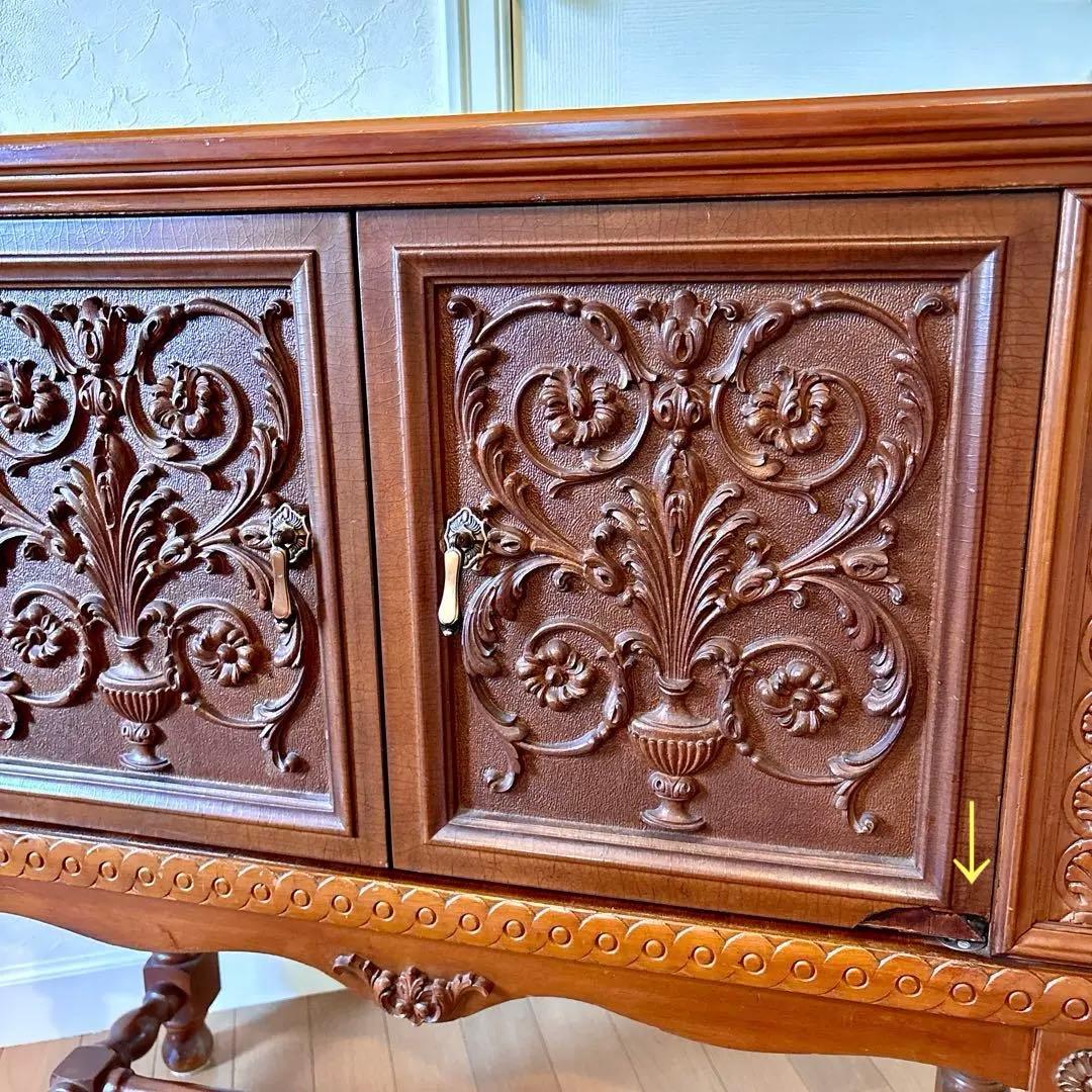 イタリア製 アンティーク彫刻サイドボード(ドイリー付き)天使の絵画はオマケ☆
