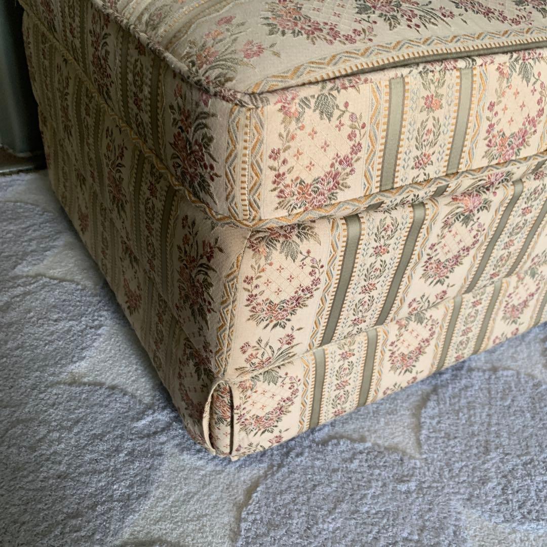 オットマン・スツール Demis777