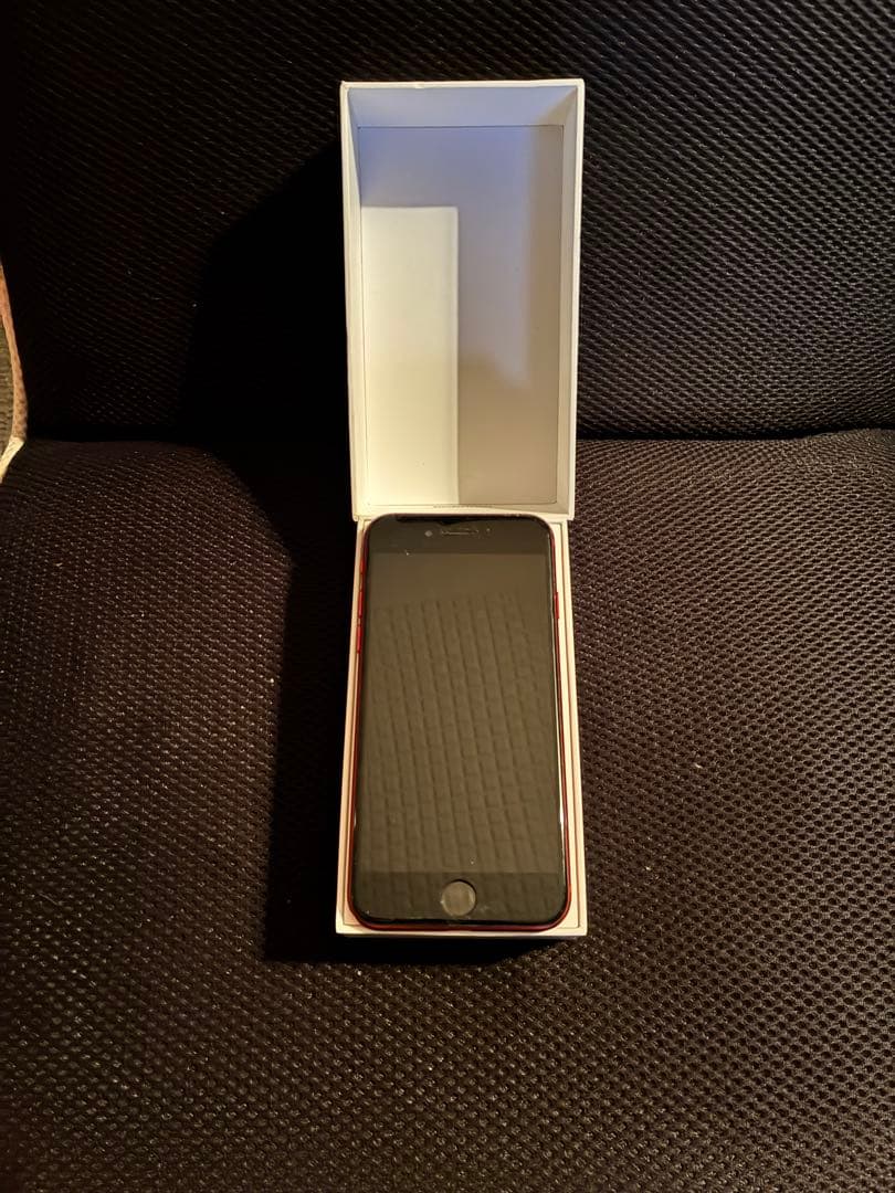 Apple iPhone SE第二世代 PRODUCT(RED) 本体