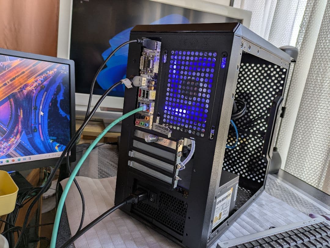 №124、Win11そっくりのQ4OS、i7_2700K、M8GB、SSD