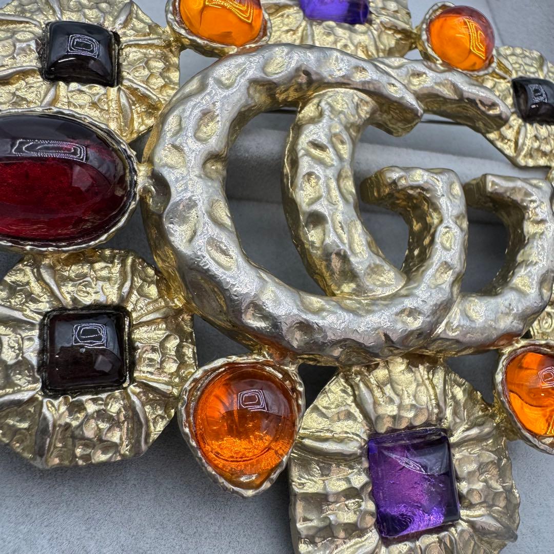 【ヴィンテージ】GUCCI ブローチ　カラーストーン　GG ゴールド　大きめ