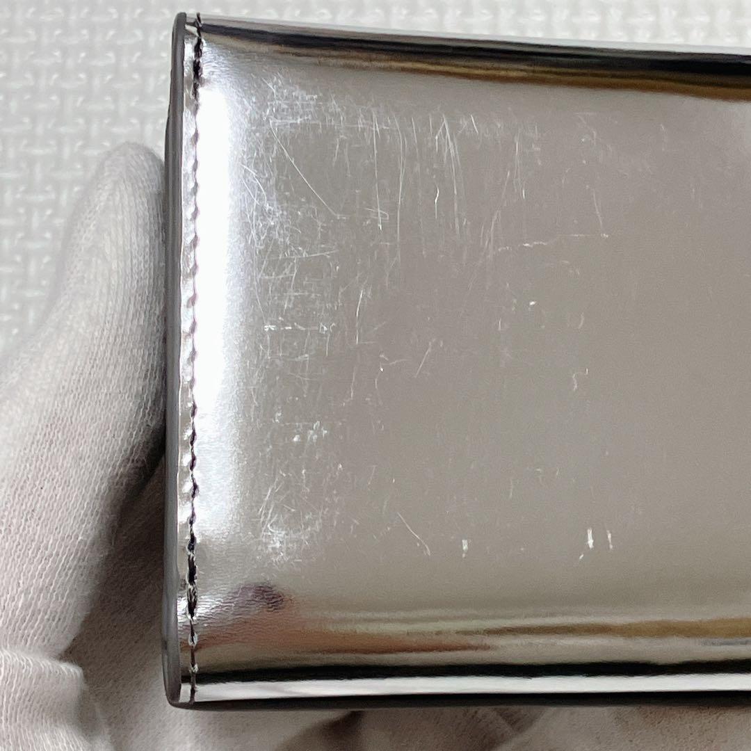 未使用　DIESELディーゼル　「D」ロゴ 三つ折り財布　シルバー　箱付き