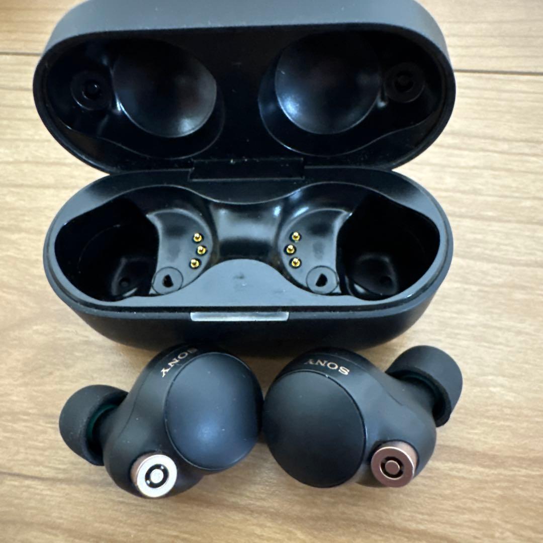 【完品】WF-1000XM4 ソニーワイヤレスイヤホン シリコンケーキ付き