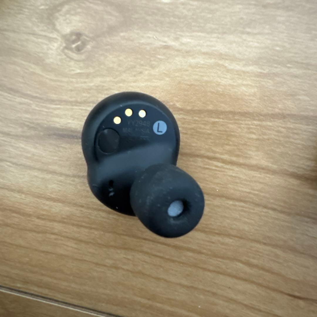 【完品】WF-1000XM4 ソニーワイヤレスイヤホン シリコンケーキ付き