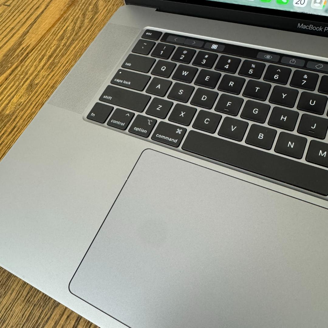 MacBookPro16 Core i9 1TB メモリ32GB A2141