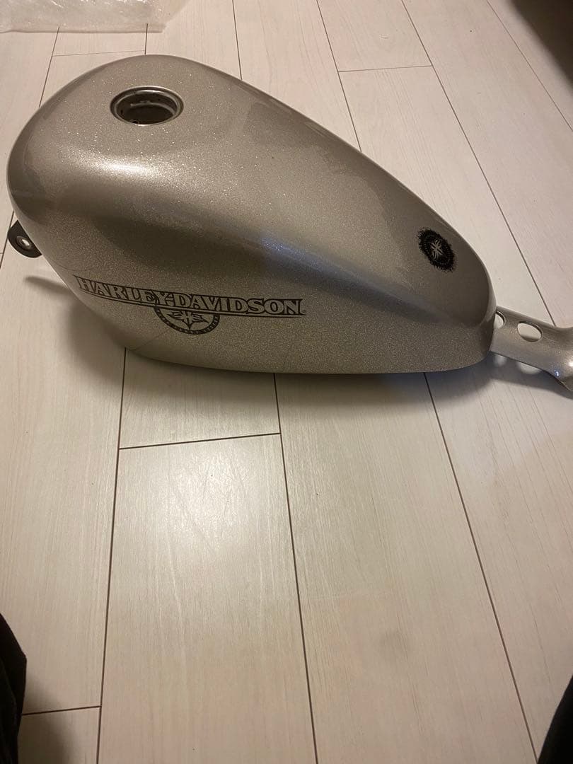 HarleyスポーツスターXL1200x48 純正タンク
