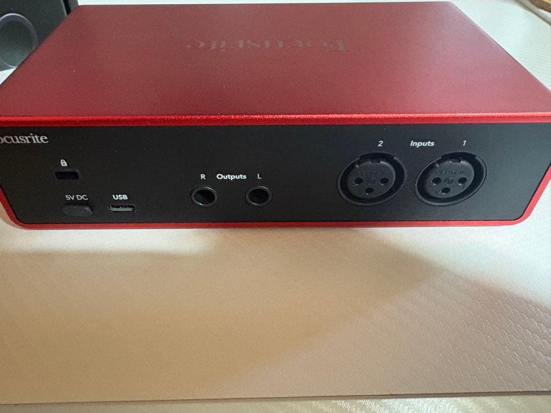 Focusrite Scarlett 2i2 オーディオインターフェイスgen4