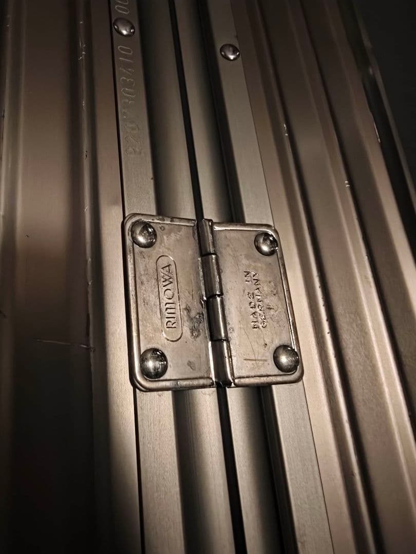 RIMOWAリモワトパーズ チタニウム82L　92073