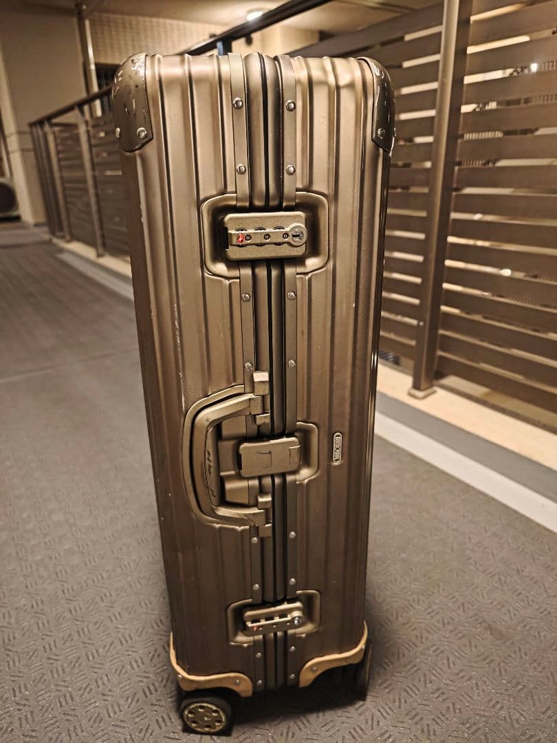 RIMOWAリモワトパーズ チタニウム82L　92073