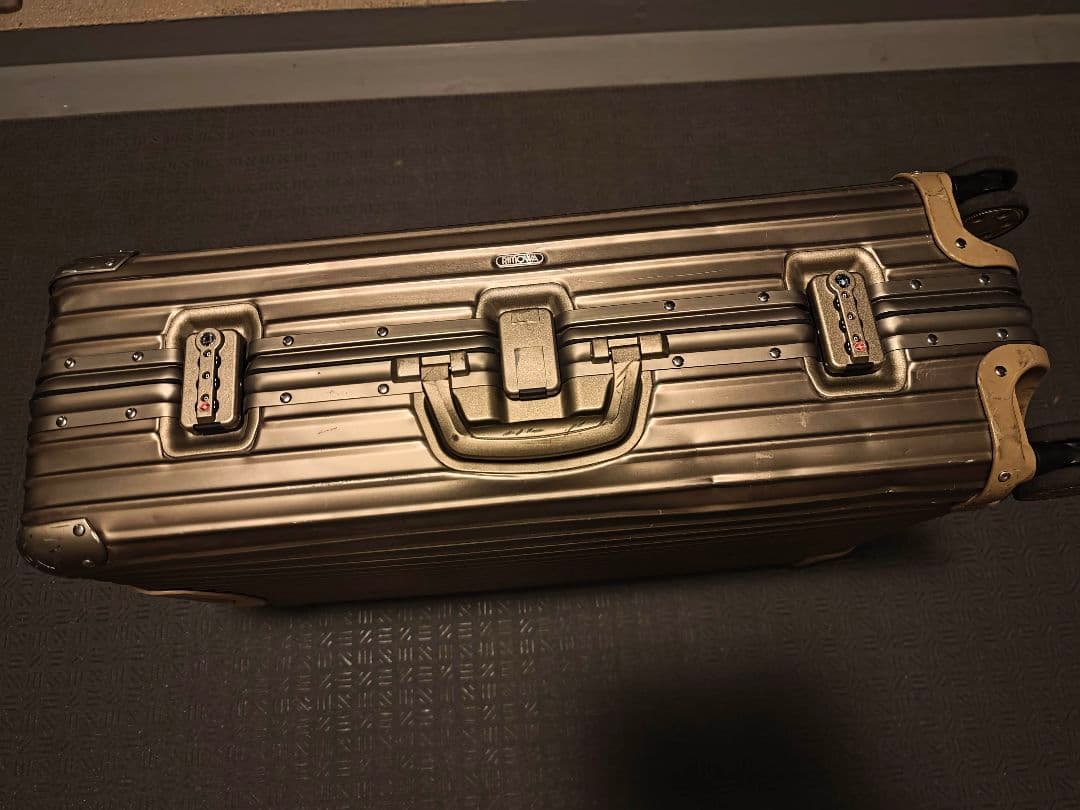 RIMOWAリモワトパーズ チタニウム82L　92073