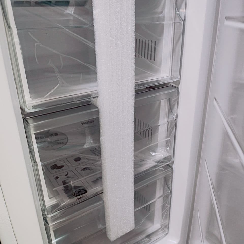 新品未使用　ハイアール 前開き式冷凍庫 JF-UFS11A(W)自動霜取り