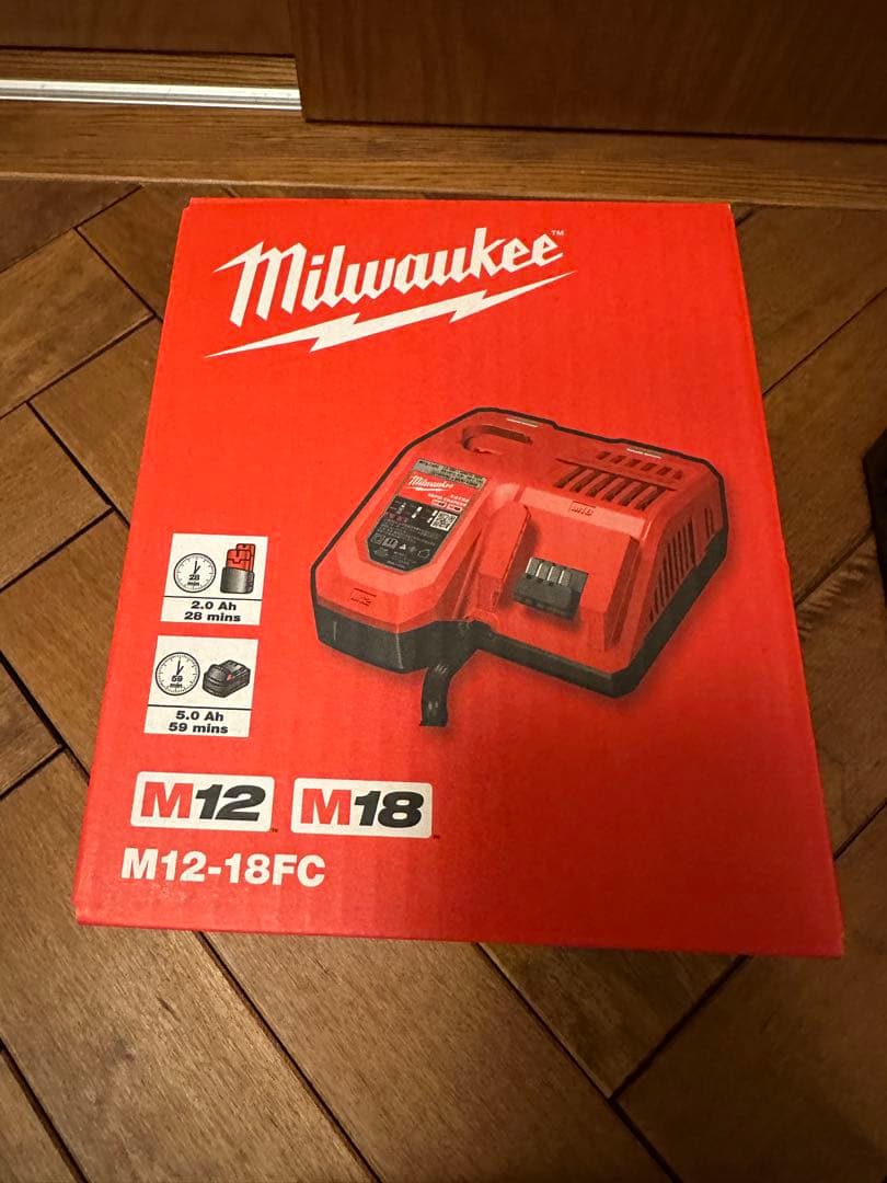 ミルウォーキー M12 排水ハンディポンプ M12&M18兼用充電器 バッテリー