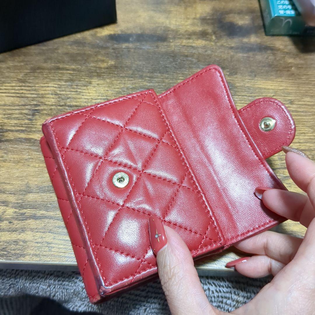 CHANEL キルティングレッド三つ折り財布