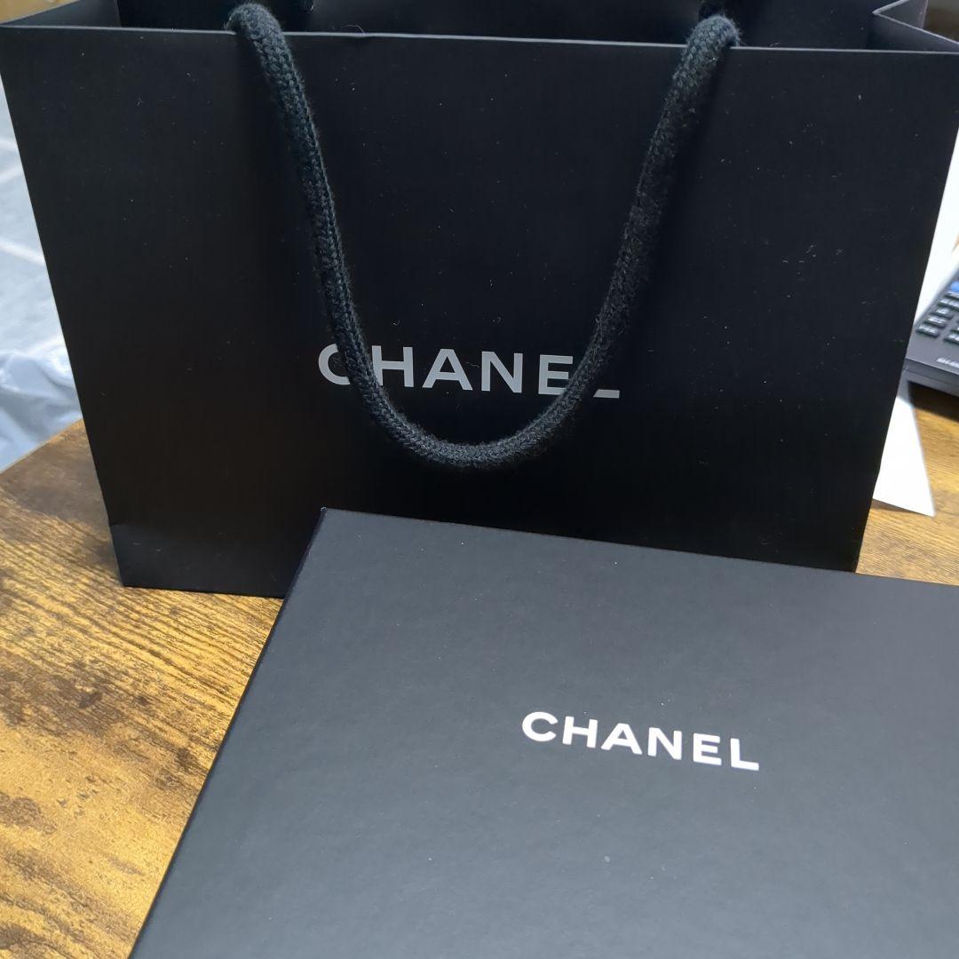 CHANEL キルティングレッド三つ折り財布