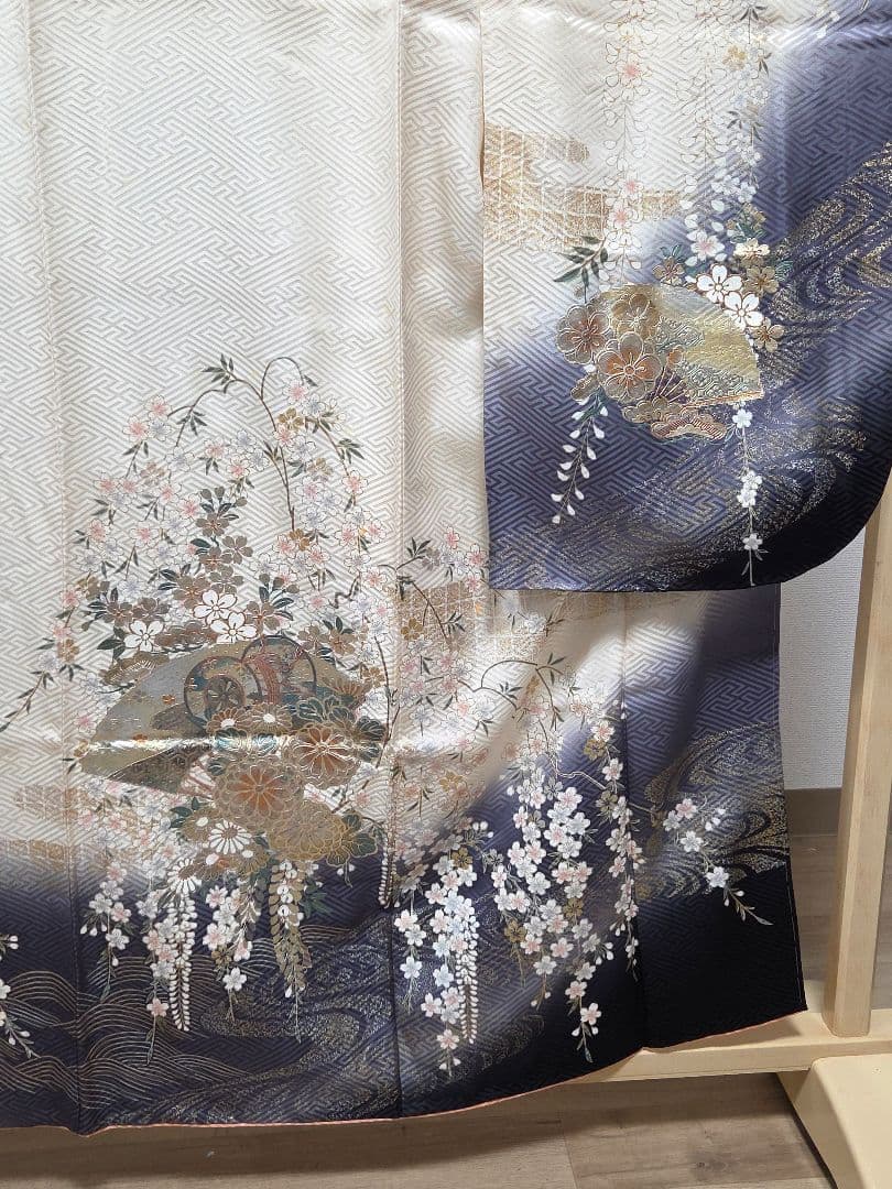 B◆着物くつろぎ やまと誂製 かわいい花模様 金彩 袷 正絹 成人式 振袖 着物
