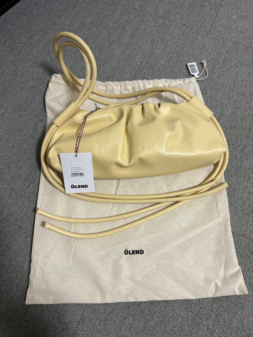 【新品タグ付き】ÖLEND DUMPLING BAG バターイエロー　オーレンド