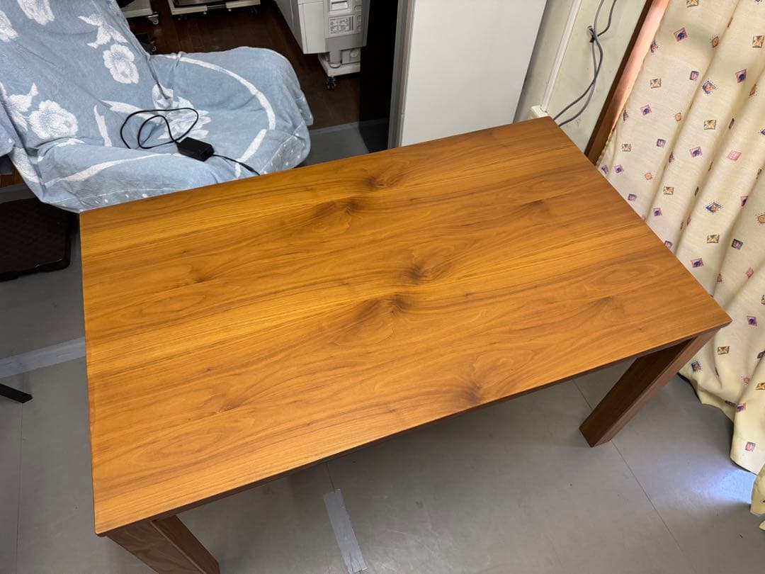 岡山県❗️ダイニングテーブル　木製
