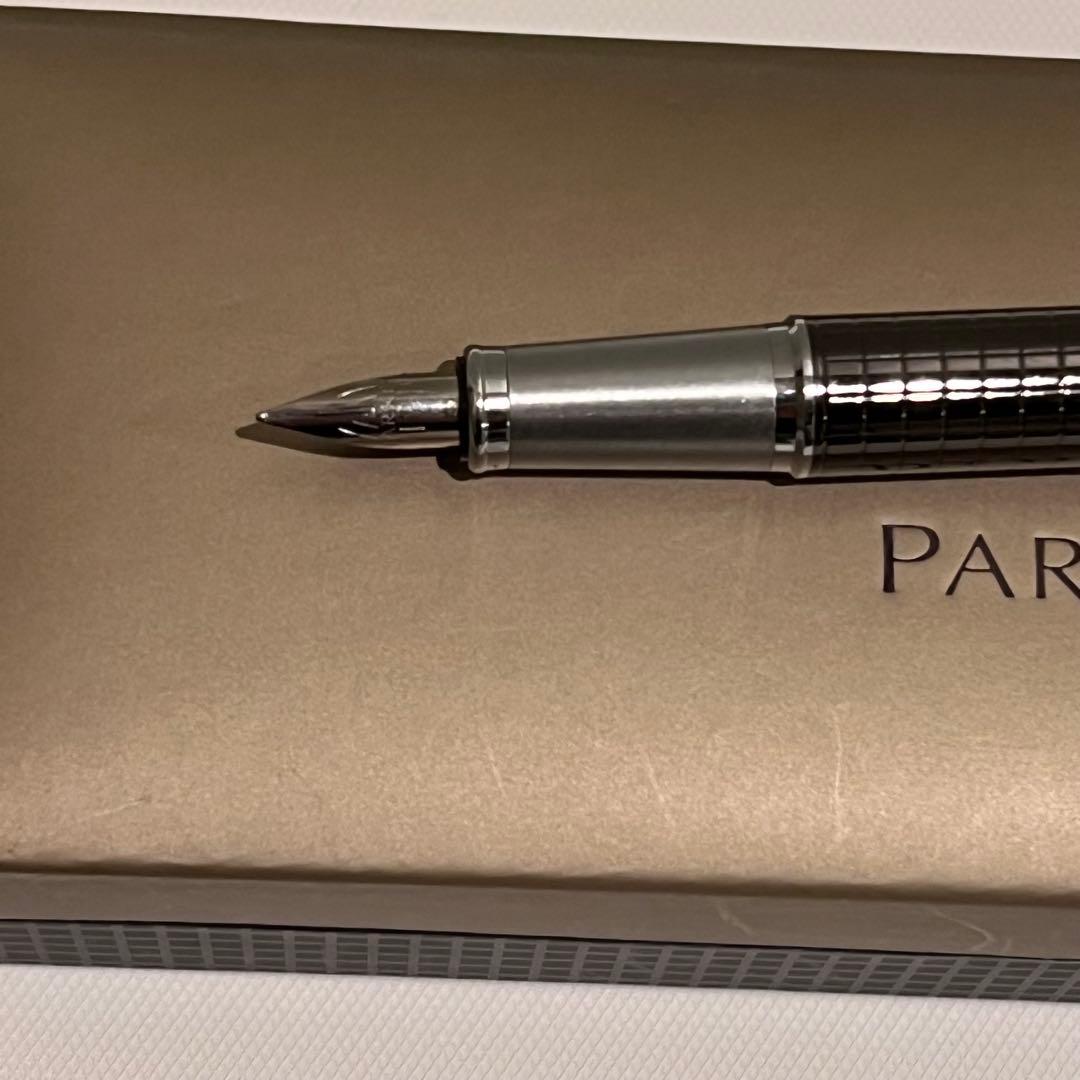 ほぼ未使用　パーカー　PARKER F 万年筆　シルバーケース付き　動作確認済み