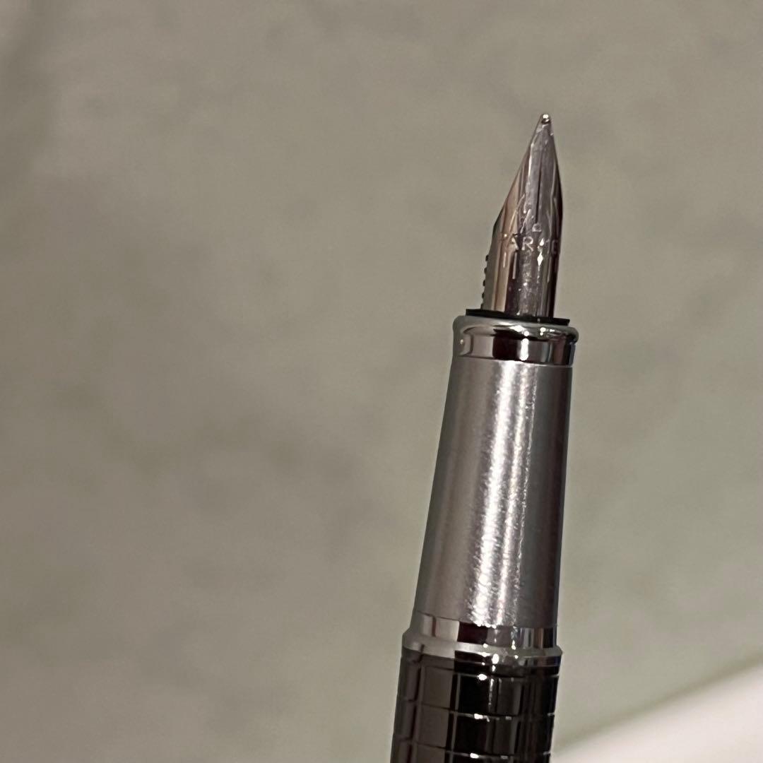 ほぼ未使用　パーカー　PARKER F 万年筆　シルバーケース付き　動作確認済み