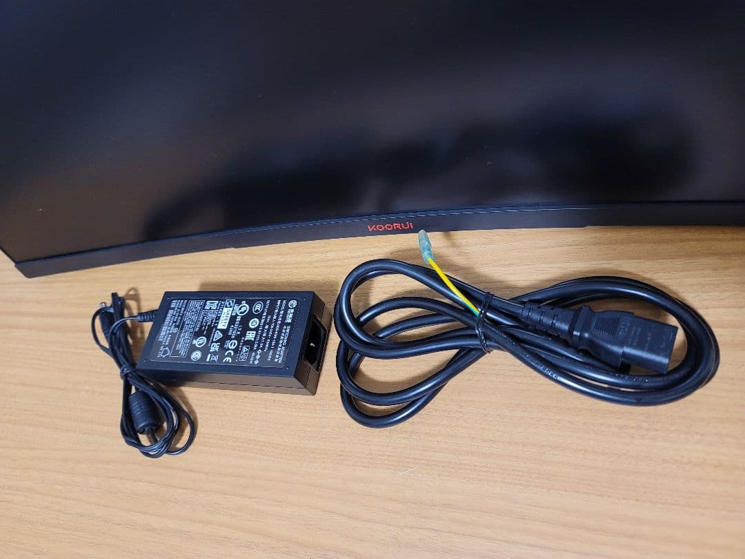 美品　KOORUI 27インチ　WQHD　144Hz 湾曲ゲーミングモニター