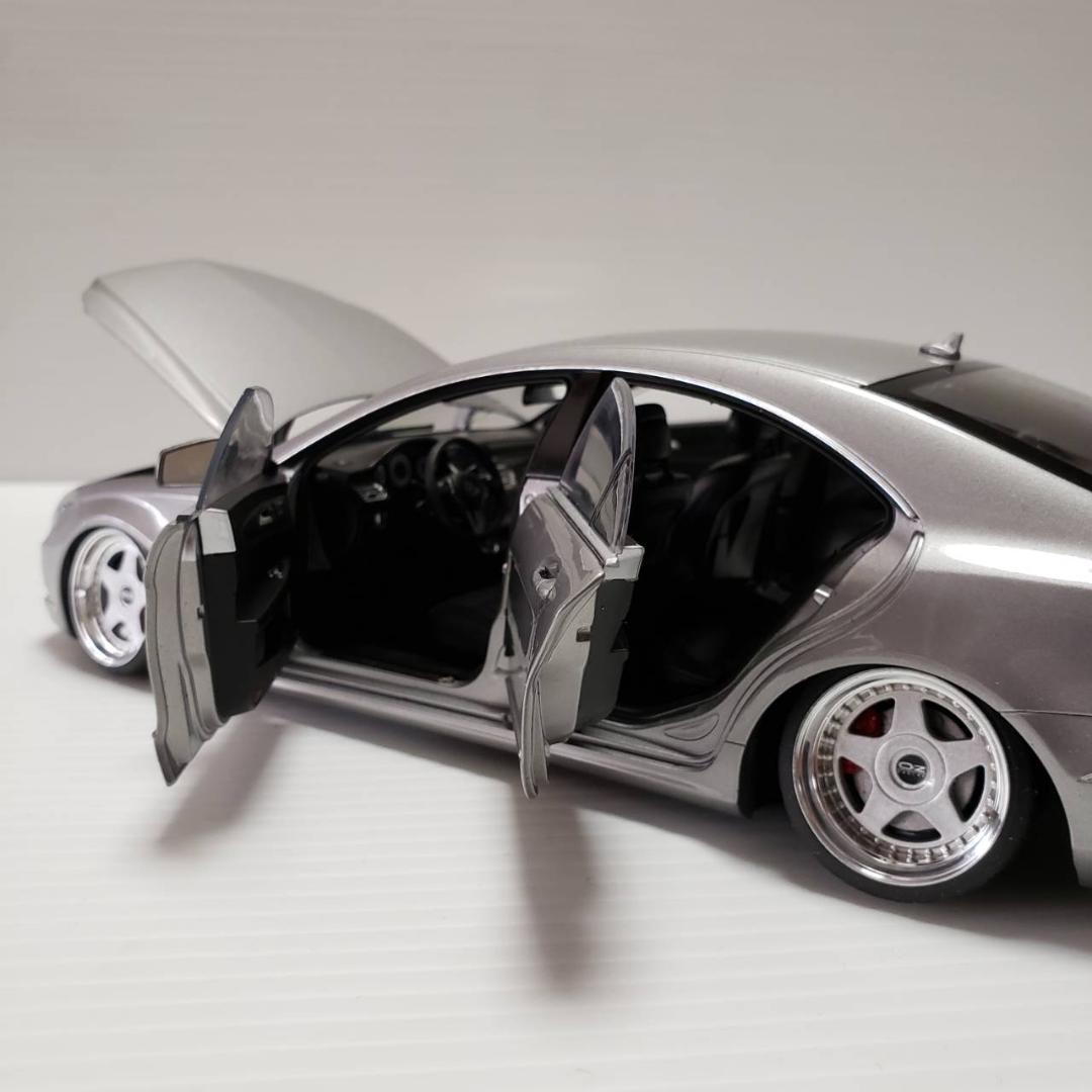 1/18　メルセデスベンツ　CLSクラス　W218　カスタム