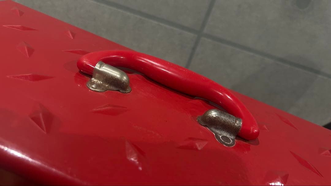 Supreme Diamond Plate Tool Box 工具箱