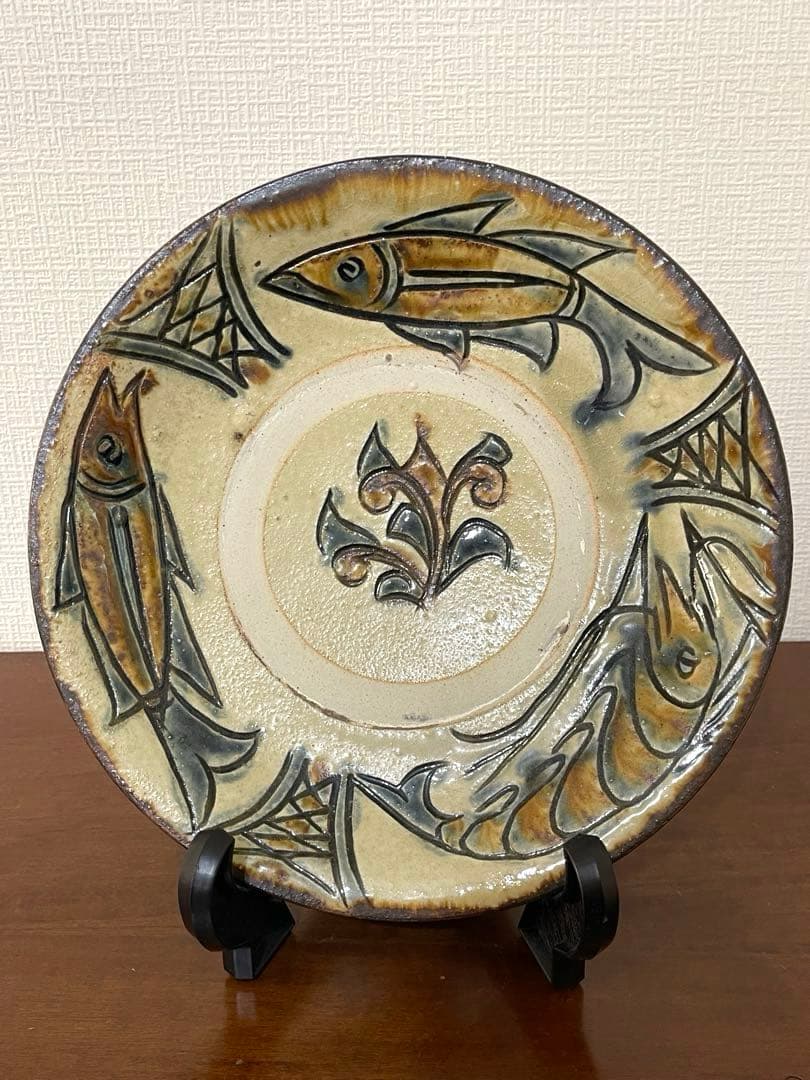 【美品】金城次郎 海老魚文 唐草 8寸皿 壺屋焼 沖縄 焼物 やちむん