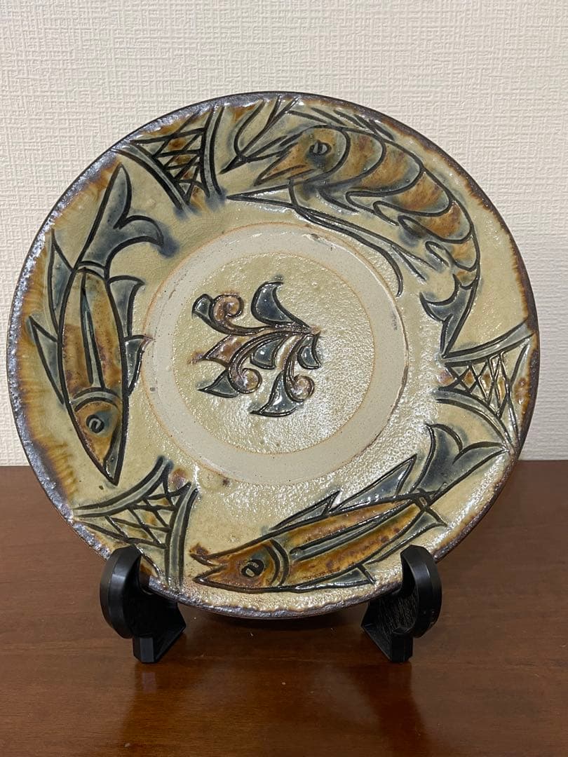 【美品】金城次郎 海老魚文 唐草 8寸皿 壺屋焼 沖縄 焼物 やちむん