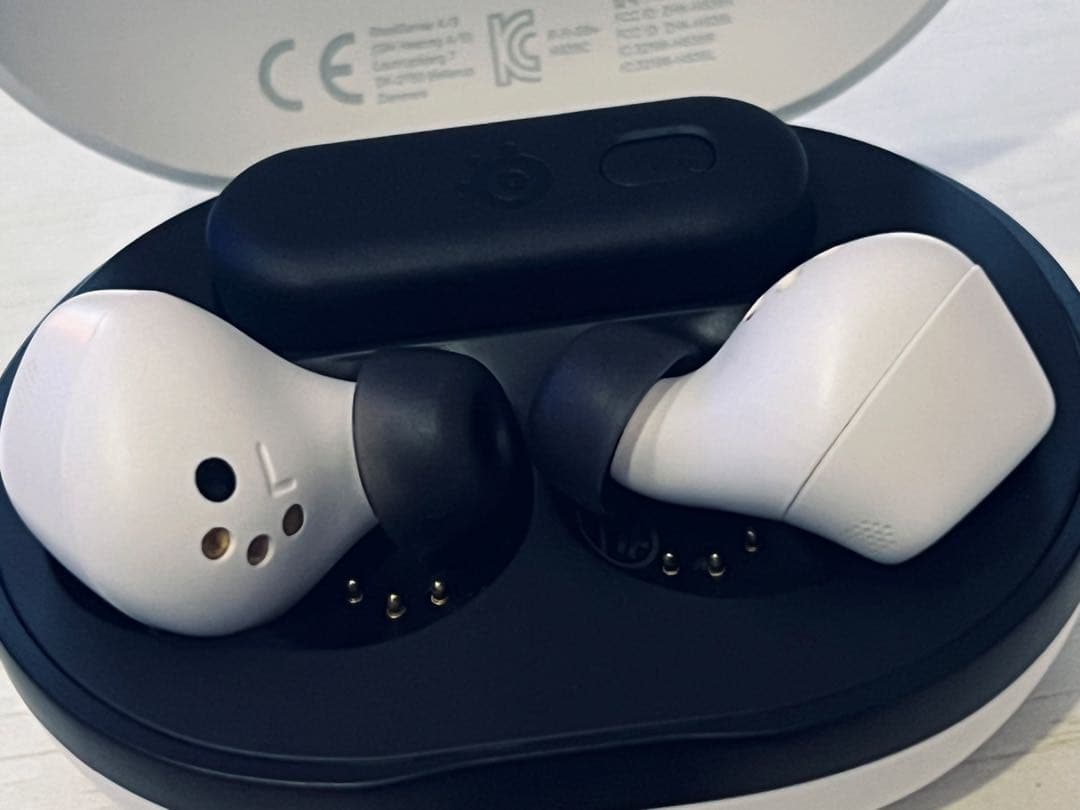 SteelSeries ARCTIS GAMEBUDS ワイヤレスイヤホン