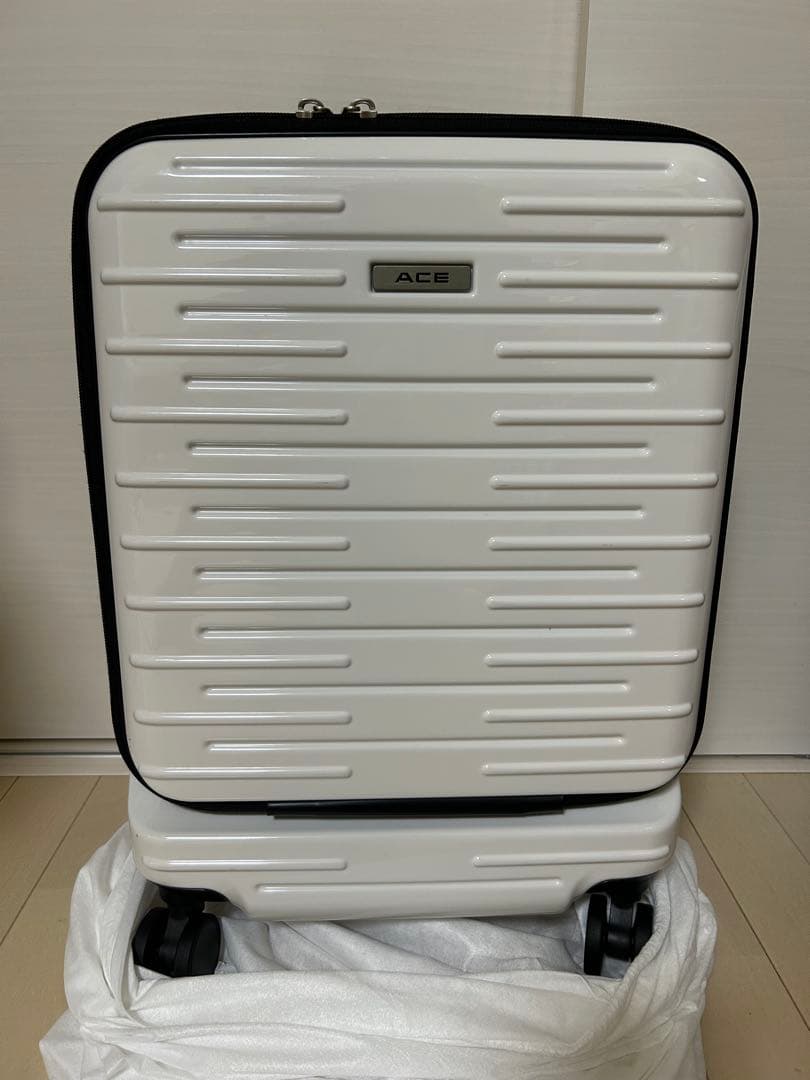 美品ACEスーツケース機内持ち込みSサイズ33L 白