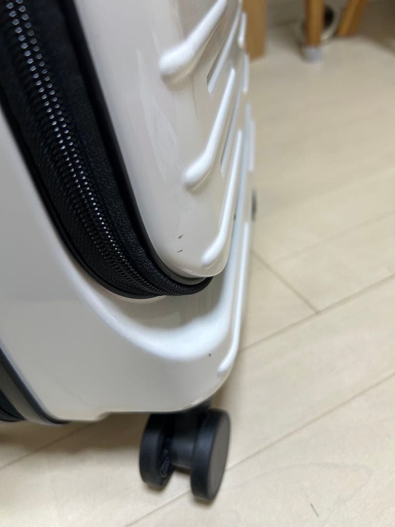 美品ACEスーツケース機内持ち込みSサイズ33L 白