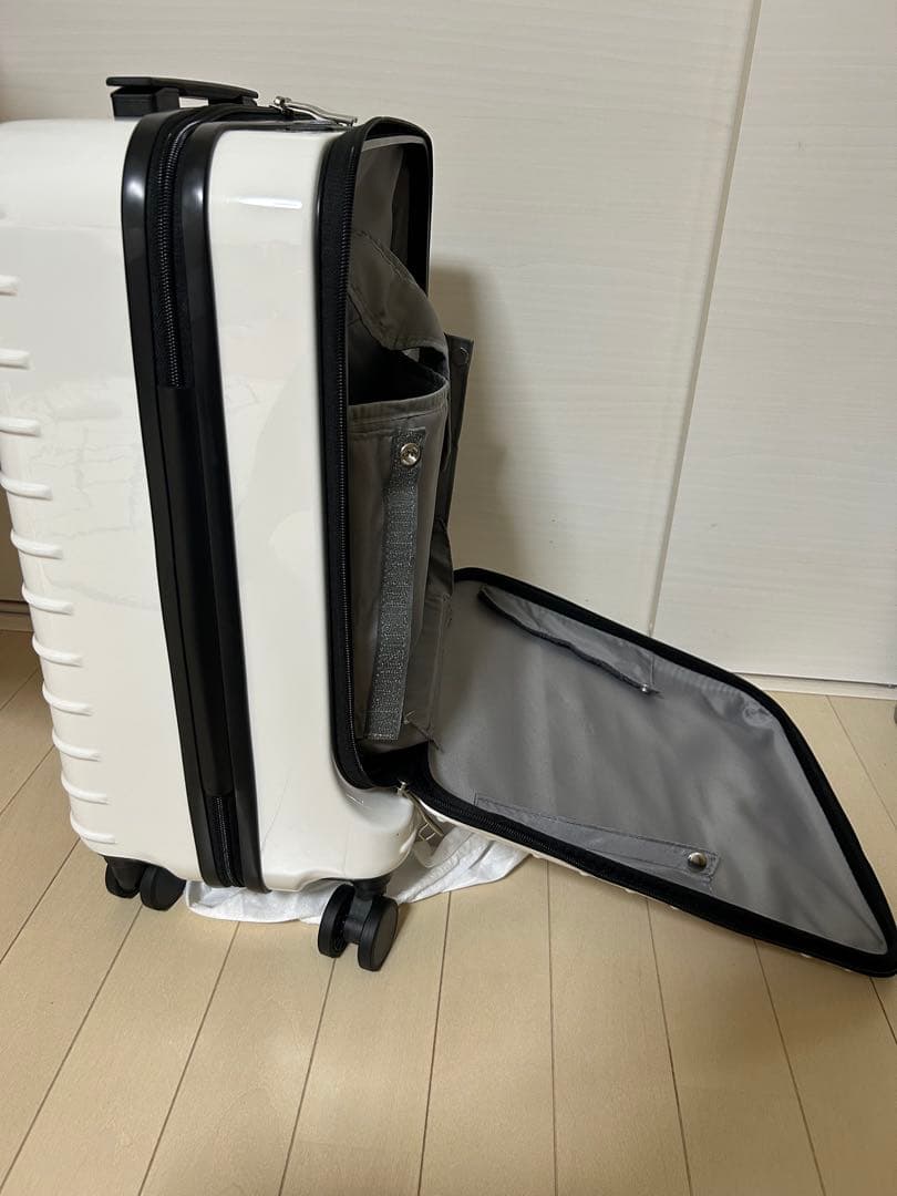 美品ACEスーツケース機内持ち込みSサイズ33L 白