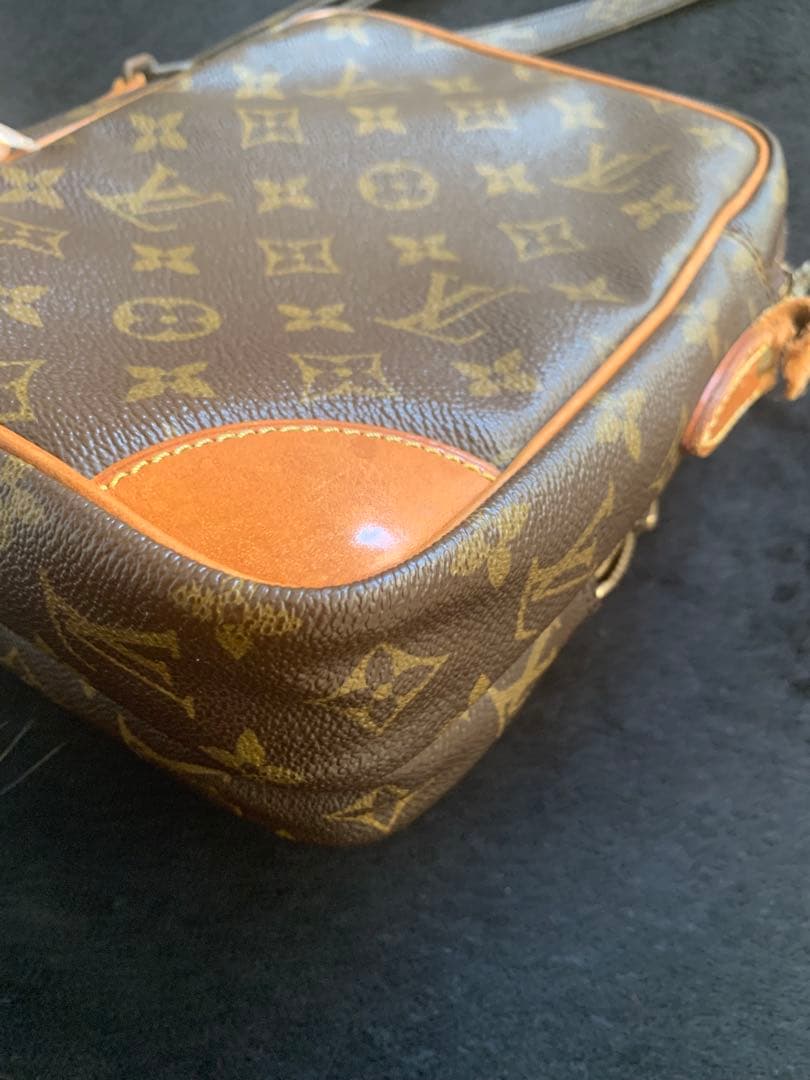 Louis Vuitton ショルダーバッグ　アマゾン訳あり