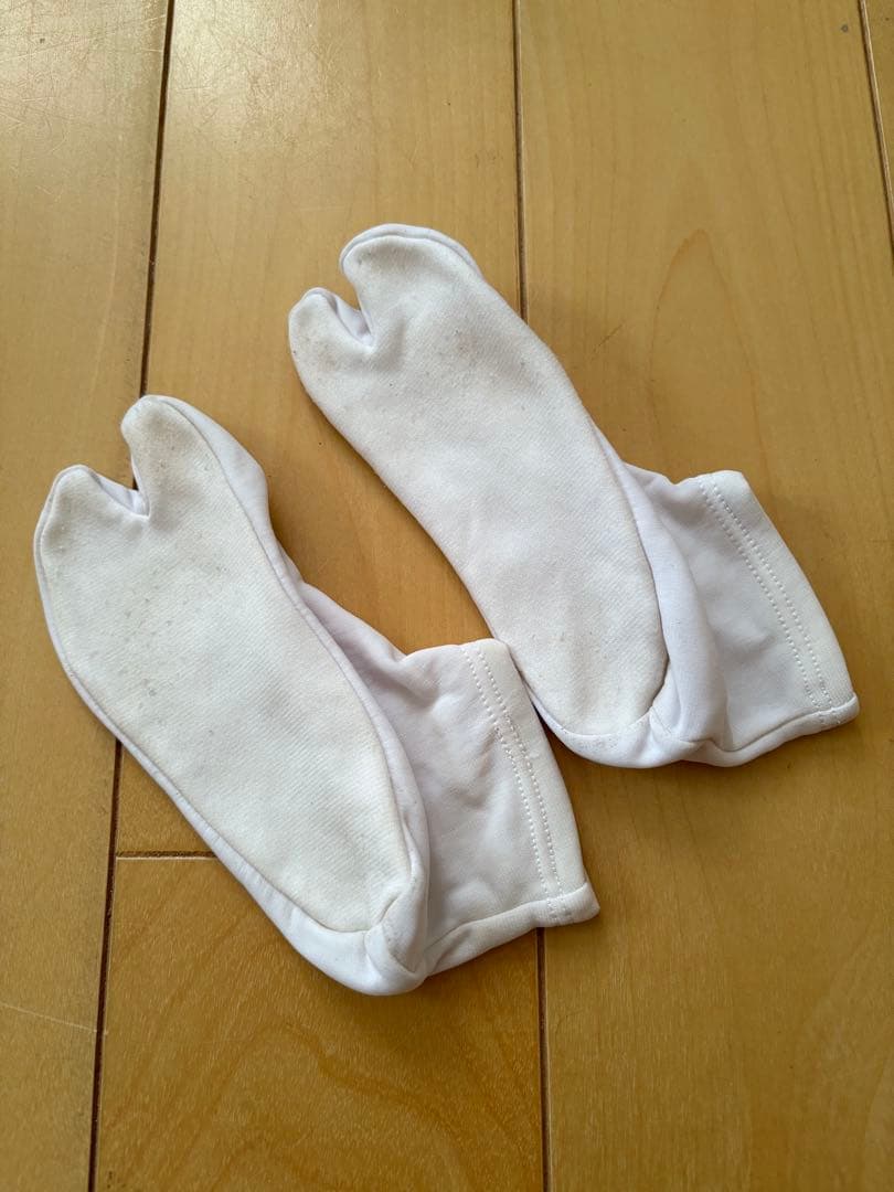 七五三　五歳　男の子袴セット一式　小柄　黒に緑　華やかな袴