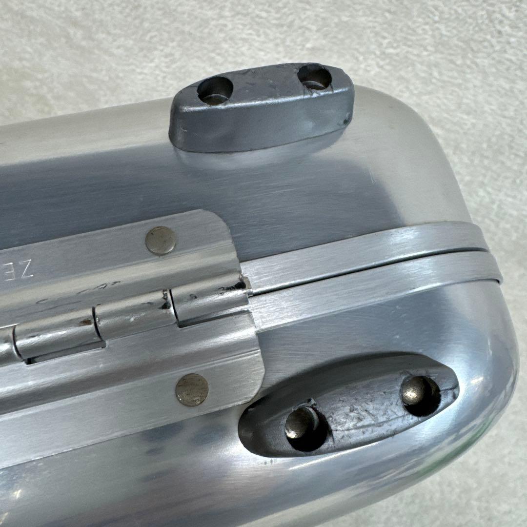 ゼロハリバートン　アタッシュケース　シルバー