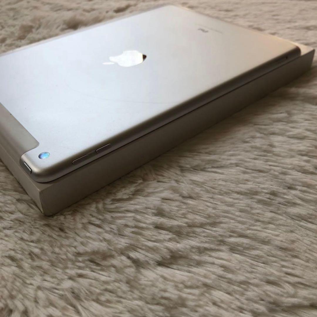 【年始割】iPad 第5世代 32GB SIMフリー 【早い者勝ち】