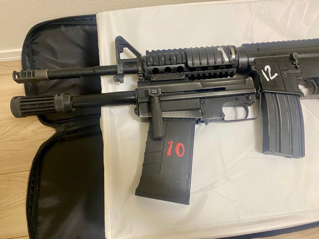 ※ジャンク※電動ガン ブラック マガジン付き