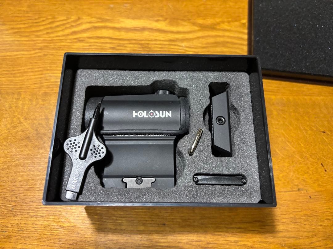 【美品】【おまけつき】HOLOSUN HS403B レッドドットサイト