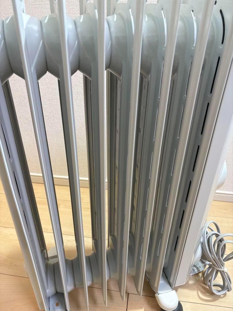 【週末限定値下げ】【極美品】デロンギ オイルヒーター HJ0812