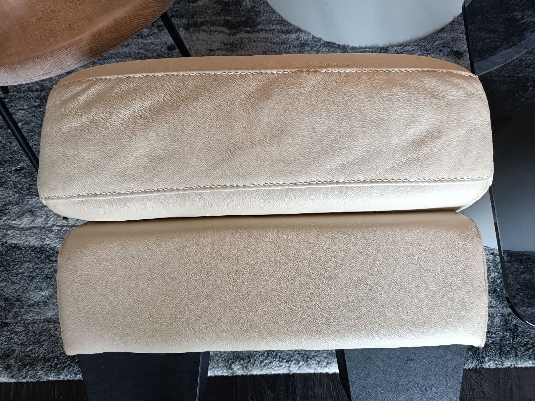 ①　IDC　大塚家具　本革　レザー　オットマン　ホワイト