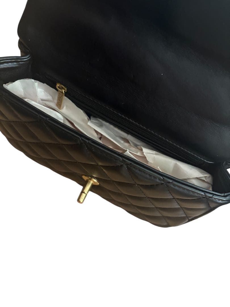 希少CHANEL MAKEUP キルティングバッグゴールドチェーン　非売品