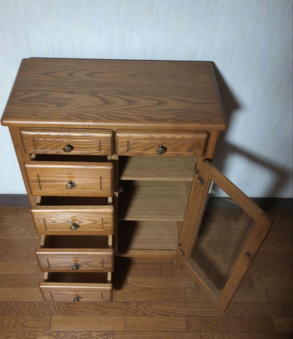 【木製キャビネット】ガラス扉　 脚付きリビングキャビネット　収納家具