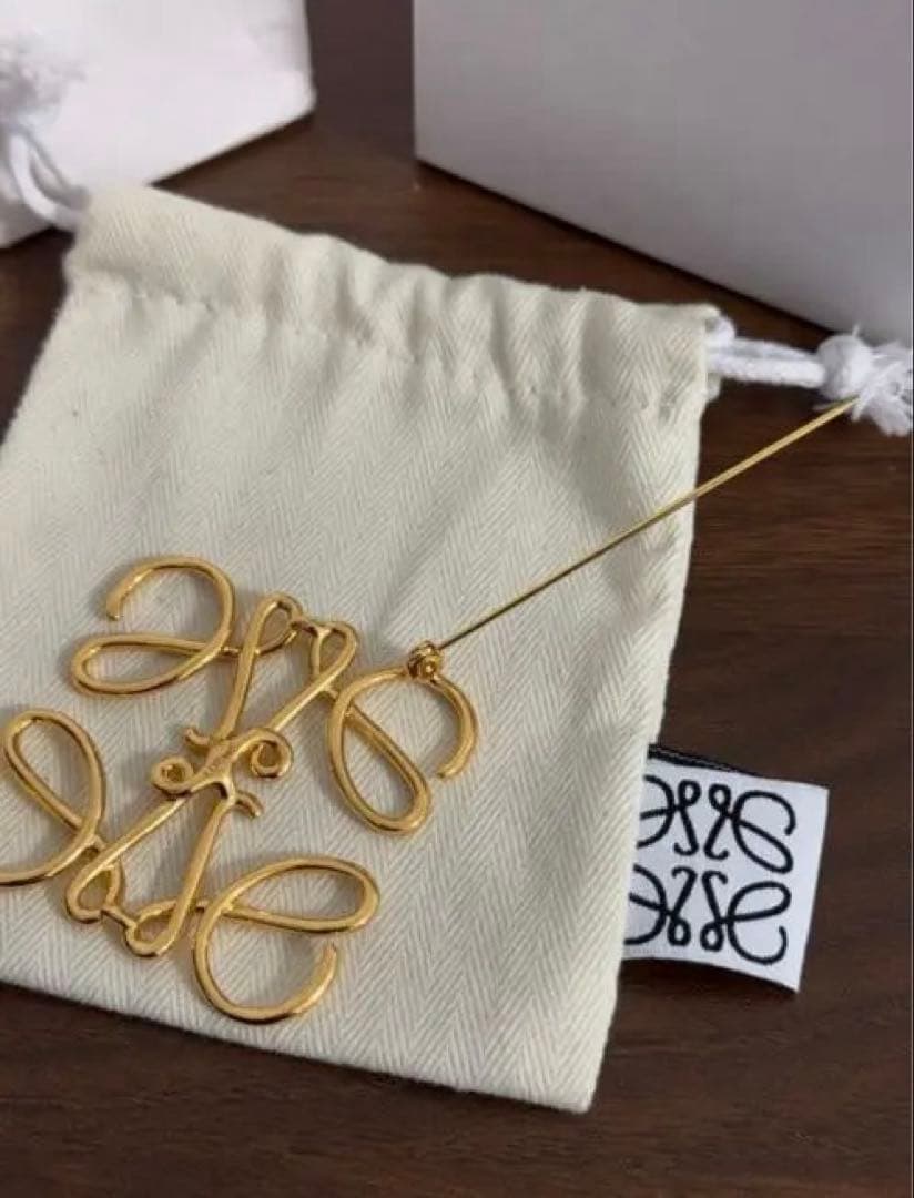 LOEWE ブローチ GOLD