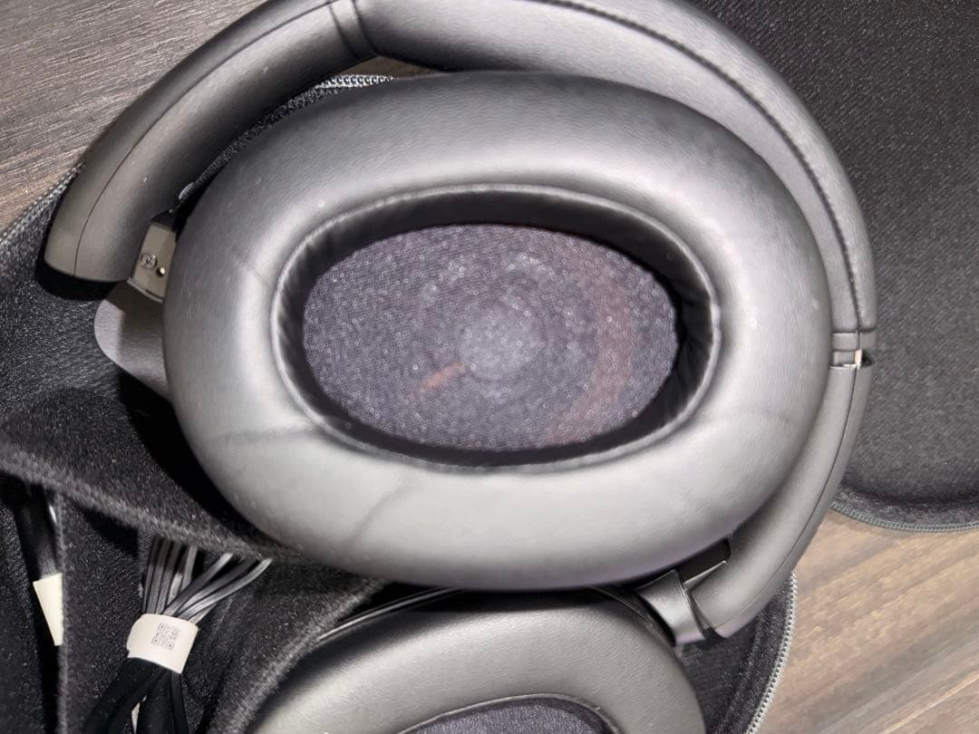 SONY ワイヤレスヘッドホン ブラック 収納ケース付き