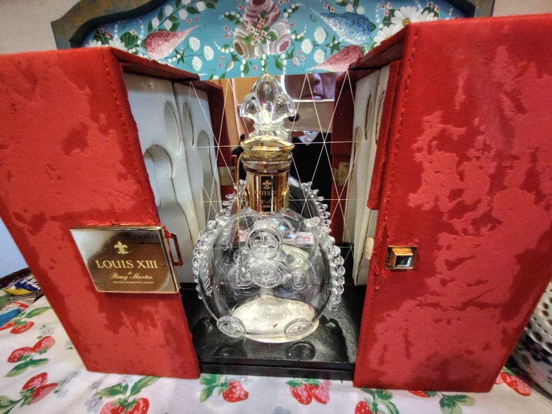 【空瓶】レミーマルタン　最高級品　ルイ１３世　鏡張り　専用箱付き