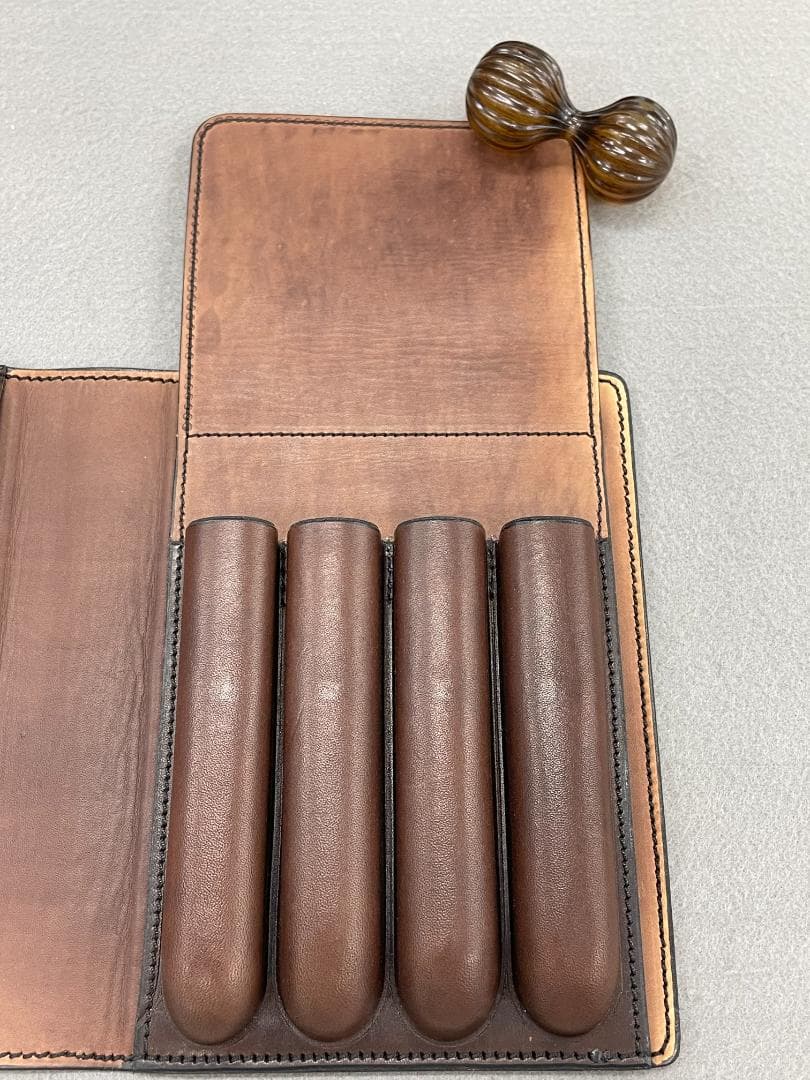 Hans Oster ハンス・オスター ペンケース でべそモデル 4本用